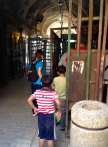 Checkpoint for the Palestinians to the Ibrahim Mosque in Hebron
