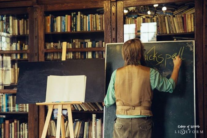 Lessons in the library. Ingame. Photo: Nadina Wiórkiewicz and Maciek Nitka