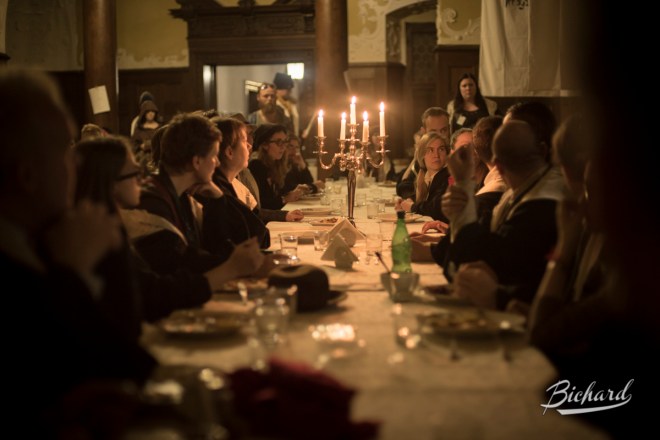 Dinner in great hall. Ingame. Photo: John Paul Bichard